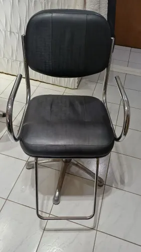 Cadeira hidráulica para cabeleireiro