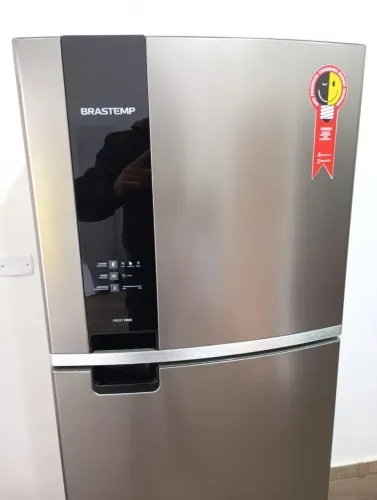 Geladeira inox frost free BEM NOVA SEM DETALHES DE USADA