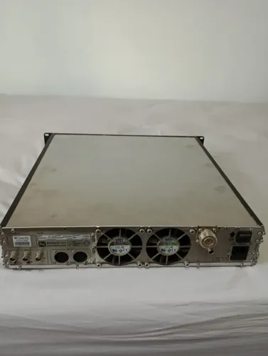 VENDO TRANSMISSOR DE RÁDIO SINTEK SEMI-NOVO 1000 WATS- METADE DO PREÇO.