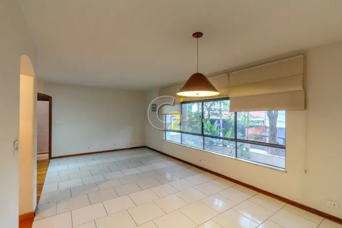 Casa para locação na Vila Madalena com 165 m², 3 quartos, sendo 1 suíte e 3 vagas