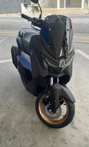 Yamaha Moto Nmax 2025 5.000km - Troco por XMAX