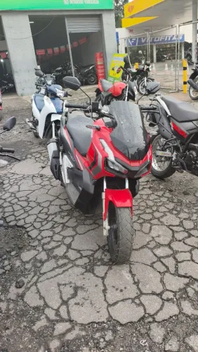HONDA ADV 150 VERMELHA 2024 Shalon veículos Cariacica