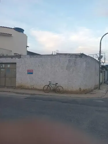 Vendo ponto comercial em fase de construção Bairro Moqueta, próximo a praça do sesc