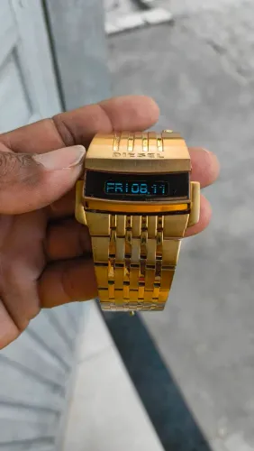 Vendo relógio diesel Robocop funcionando ou troca em outro
