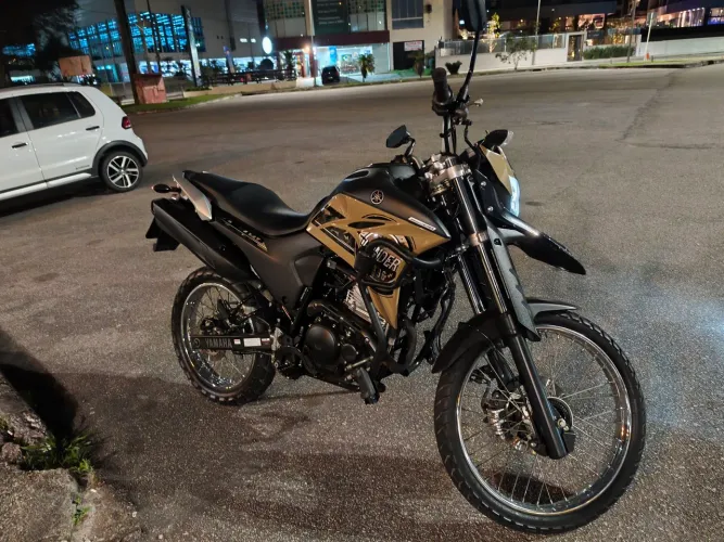 Xtz 250 lander apenas 16 mil km