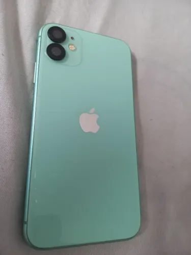 Vende se iphone 11 64 gb todo original só não funciona o face id