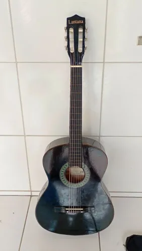 Violão preto