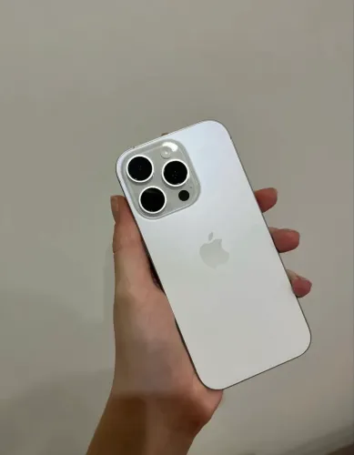 iPhone 15 PRO / 128gb / 87% bateria- com nota e acessórios