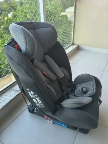 Cadeirinha para carro Isofix Fisher Price All Stages (0-36kg) -- Excelente estado