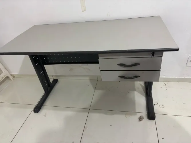 MESA DE ESCRITÓRIO