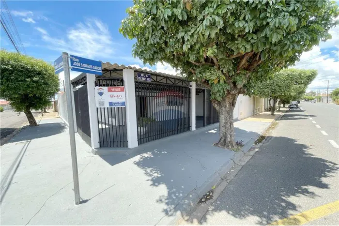 Imóvel à venda! Oportunidade Única de Investimento em Excelente Localização! RECEM PINTADO