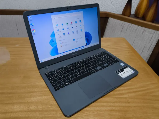 Notebook Samsung Intel i5 7th, SSD de 240 GB, 8 GB de RAM, Windows 11, tela de 15.6