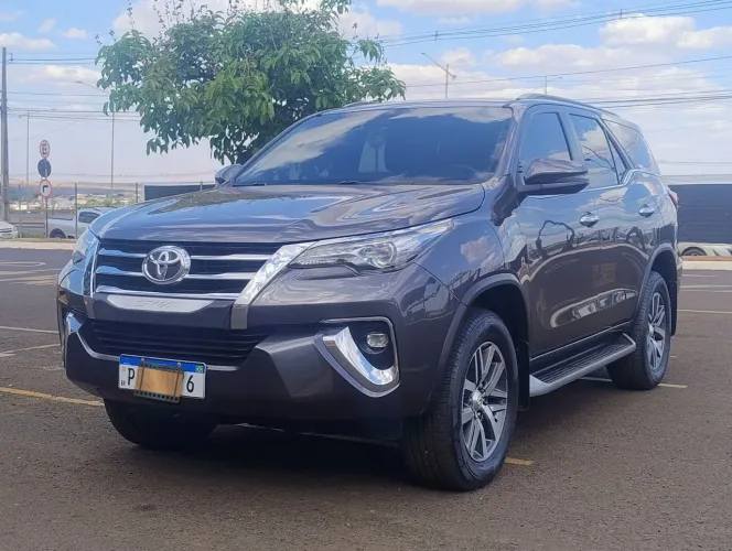 Toyota Hilux SW4 SRX 4X4 2.8 TDI 16V Dies. Aut. 2019