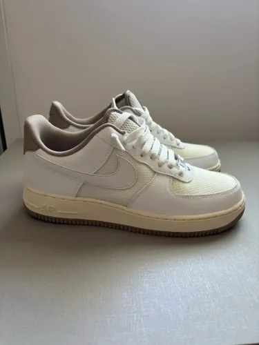 Nike Air Force 1 Low 07 LV8 Summit White Khaki