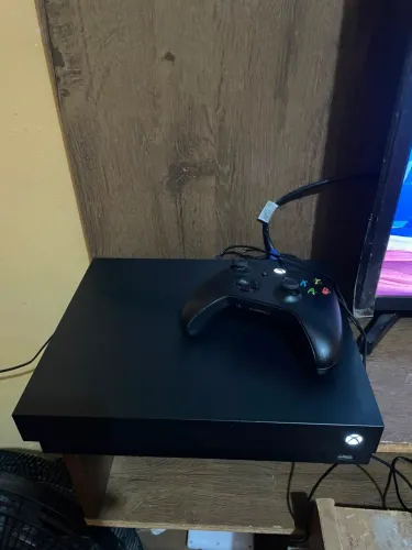 Xbox one x 1tb