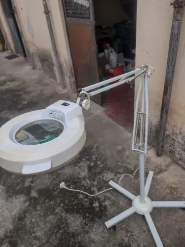 Lupa articulada com tripé profissional 