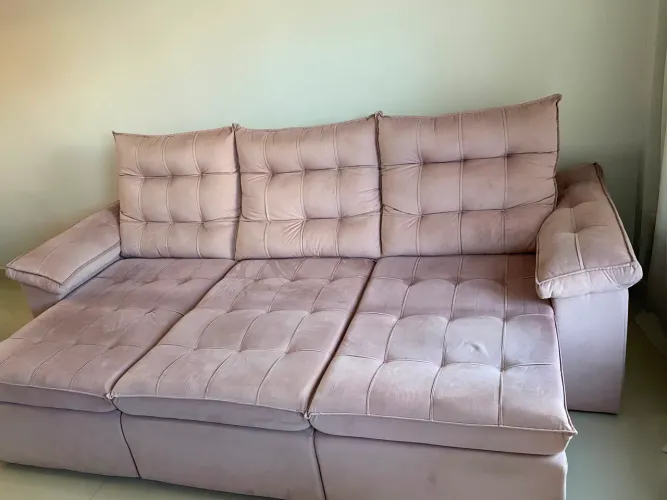 Sofá retrátil semi novo 3 lugares