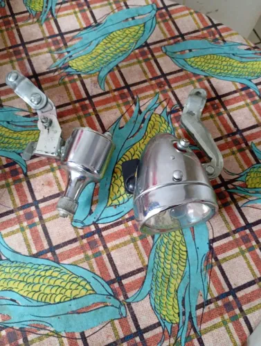 Vendo farol de bicicleta antiga