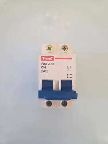 Disjuntor Bipolar Fame FD3 C16 16A 3kA DIN - Termomagnético 220/380V