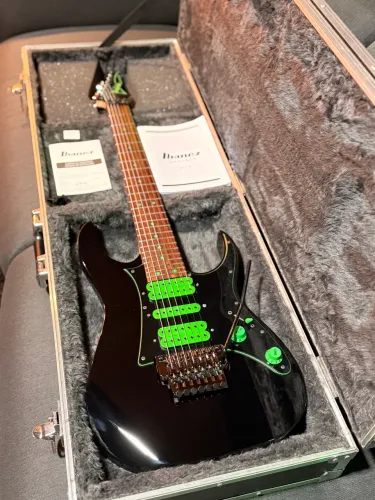Guitarra Ibanez Universe UV70P - Ponte Lo Pro edge e case rígido