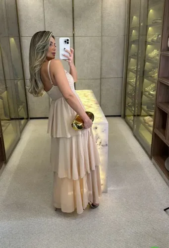 Vestido camadas de festa