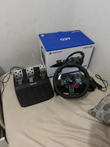 Logitech G29 Novo + Pedaleira | PS4, PS5 e PC