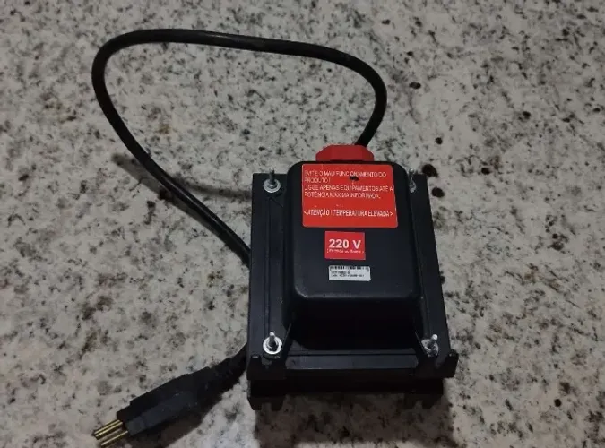 Autotransformador Bivolt 3000VA - 110/220V