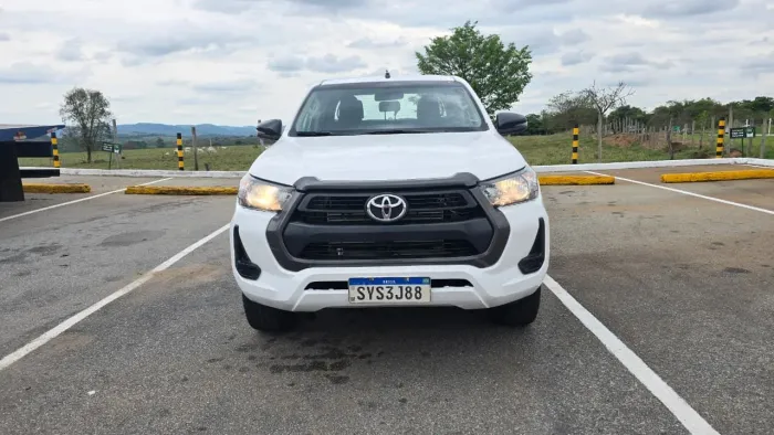 Toyota Hilux CD 4X4 2.8 Diesel Mec. 2024