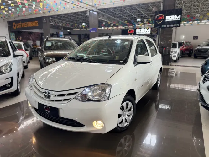 Toyota Etios X 1.3 Flex 16V 5P Mec. 2017