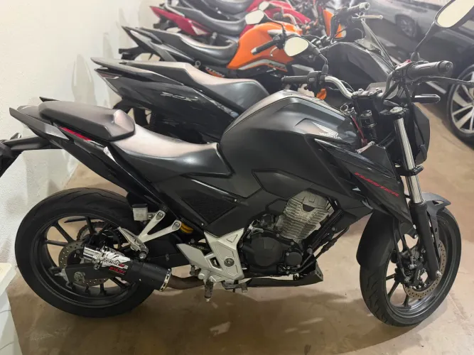 Cb 300 nova 16 mil km