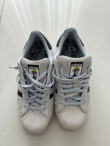 Tênis adidas star 