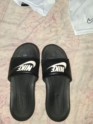 Chinela slide Nike victori