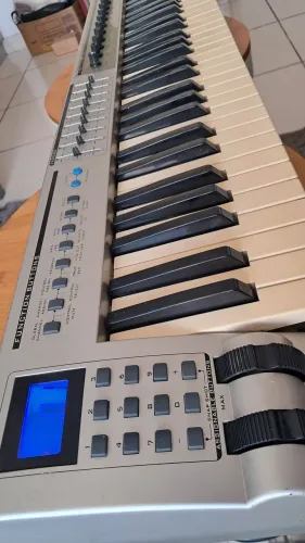 Evolution MK461c M-Audio Roland teclado controlador MIDI 5 oitavas 61 teclas