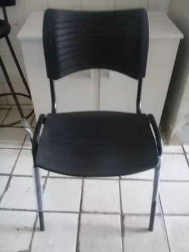 Cadeira Fixa em polipropileno