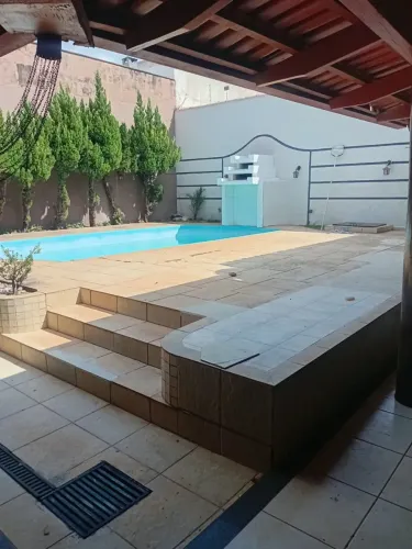 Sobrado para aluguel possui 240 metros quadrados com 4 quartos em Jardim Atlântico - Goiân