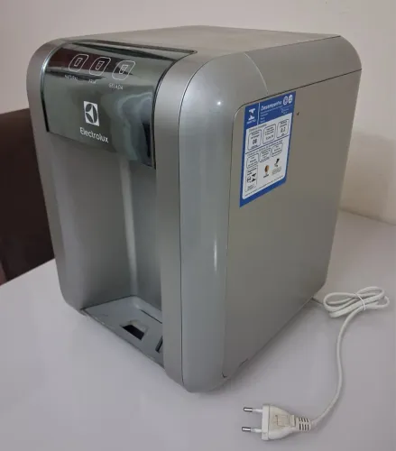 Purificador De Água Electrolux Gelada/fria/natural Pe11x Bivolt Prateado