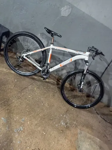 Caloi Explorer quadro 19 Aro 29 | Shimano 21V | Freio a Disco | Excelente Estado