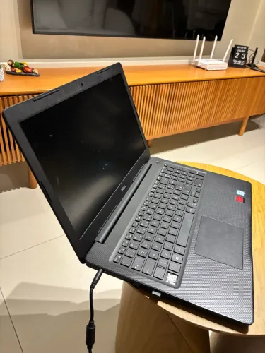 Notebook Dell Inspiron 15 3576 | Intel Core i5 | 8 GB RAM | SSD 240 GB | Radeon 2 GB
