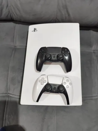PS5 MÍDIA FÍSICA 2 CONTROLES