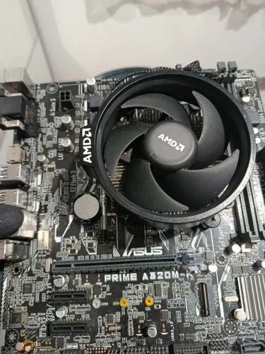 Placa mãe + Rysen 5 2400g