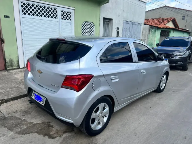 Chevrolet Onix Hatch LT 1.0 8V Flex Mec. 4P 2017