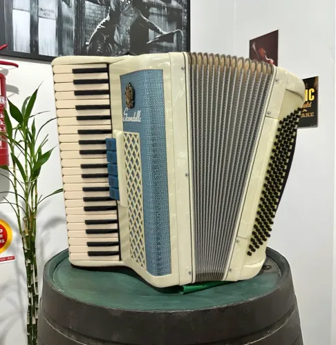 Acordeon Scandalli Série Ouro