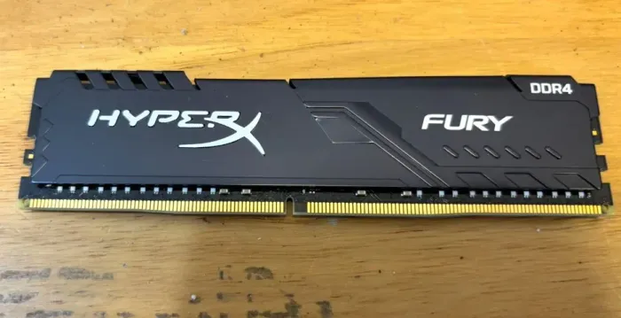 Memória Ram DDR4 HyperX Fury preto 16GB HyperX HX424C15FB/16 [Usada] Perfeito Estado