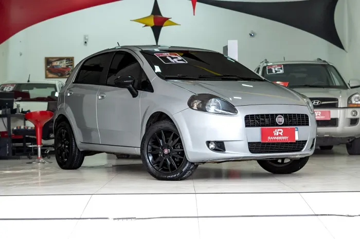 Fiat Punto Attractive 1.4 Fire Flex 8V 5P 2012