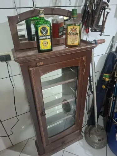 Cristaleira rústica