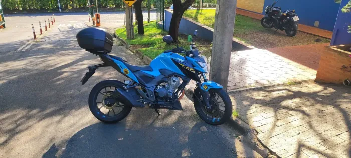 Vendo CB 300f Twister