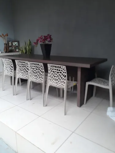 Jogo de mesa 2m 50 por 1m10 gde com 10 cadeiras1600,00