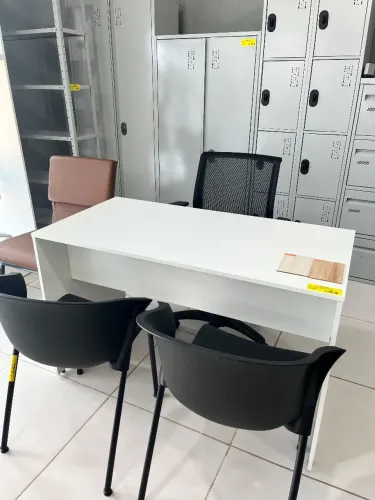 Mesa reta toda em MDF 1.20cm