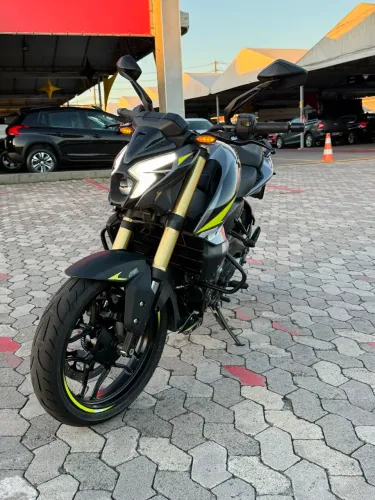 Baba Dominar NS 400 Z com apenas 1.300km