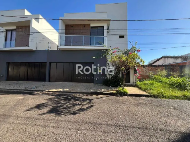 Casa para alugar, 3 quartos, Cidade Jardim - Uberlândia/MG - Rotina Imobiliária